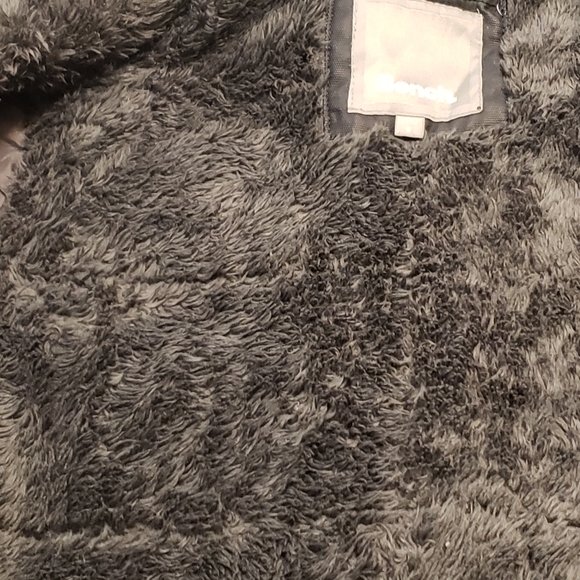 SOLD Bench Dark Gray Faux Fur Lined Utility Jacket - Picture 9 of 16